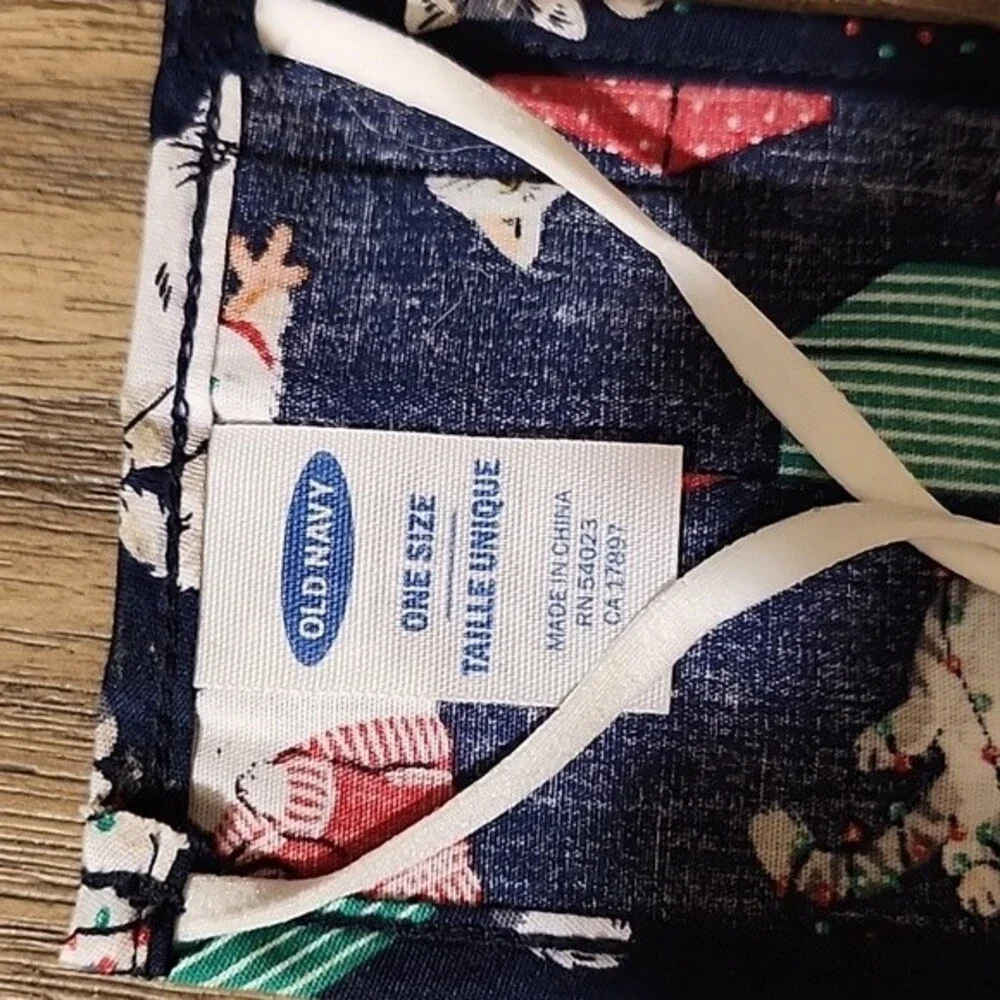 New Old Navy Christmas Cats Cloth Face Mask Adults One Size